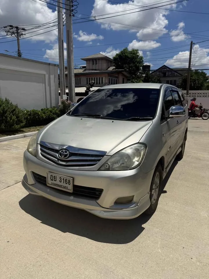 2010 Toyota Innova I 3