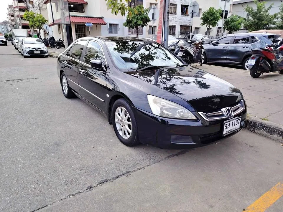 2006 Honda Accord VII 3