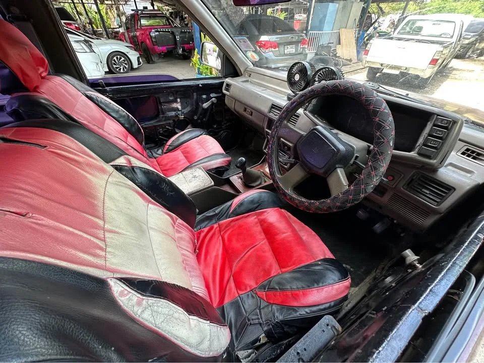 1993 Isuzu TFR III 2