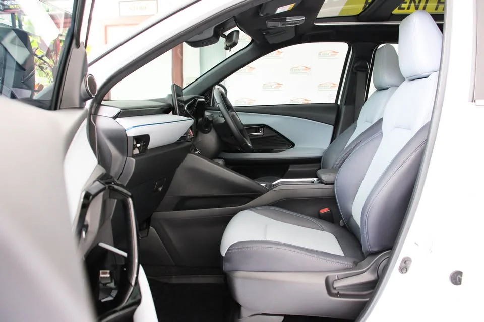 2025 Toyota Yaris Cross AC200 3