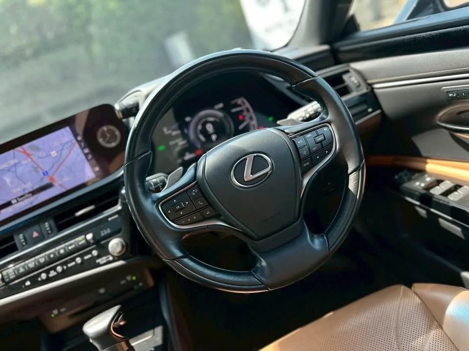 2022 Lexus ES VII 2