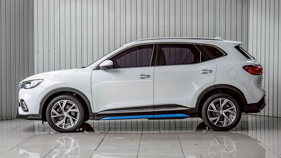 2022 MG HS 3