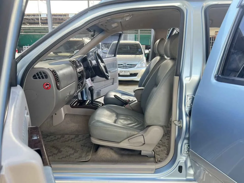 2006 Isuzu MU-7 3