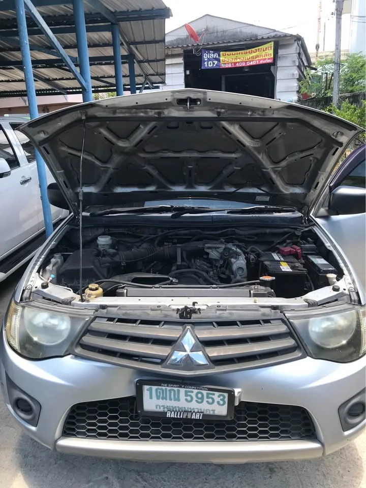 2014 Mitsubishi Triton IV 2