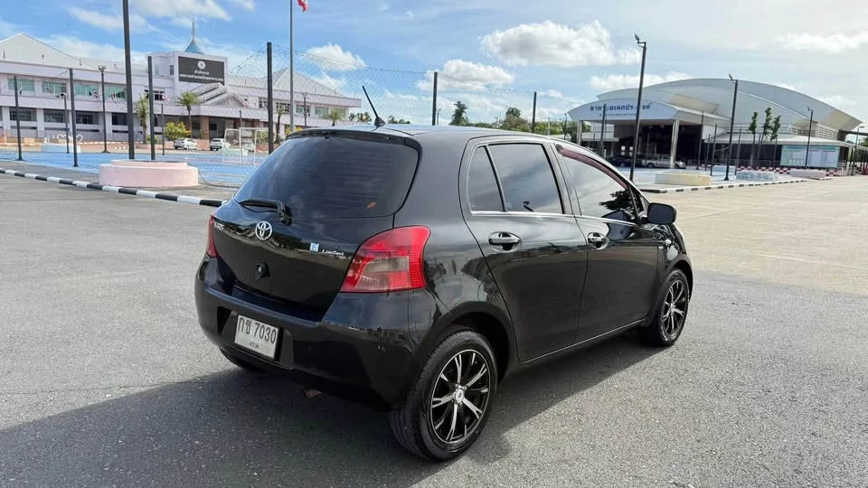 2006 Toyota Yaris II 2