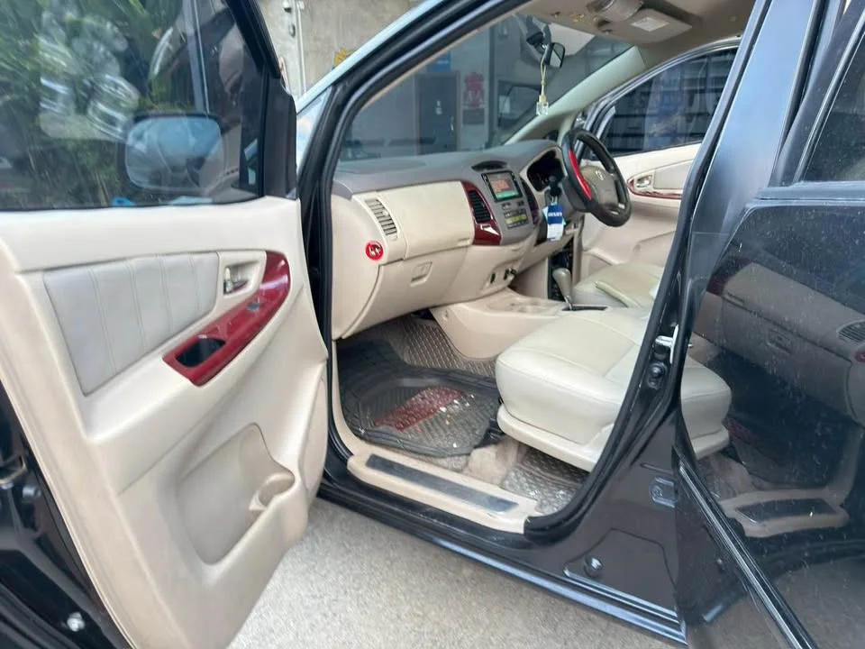2005 Toyota Innova I 2