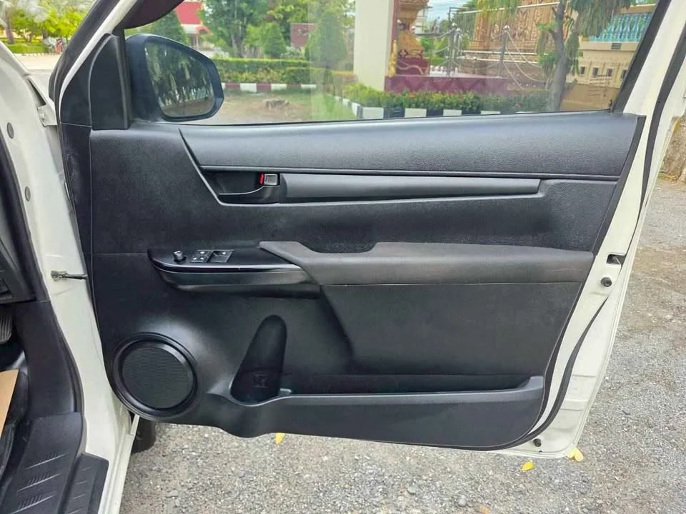2021 Toyota Hilux VIII 3