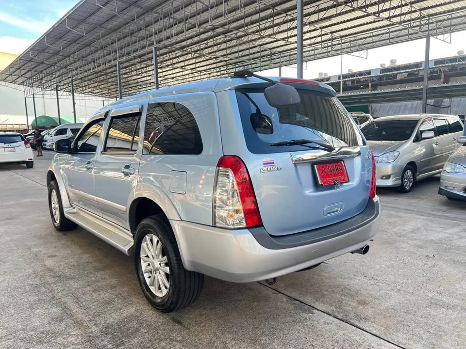 2006 Isuzu MU-7 2