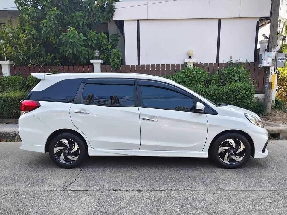 2015 Honda Mobilio II 3
