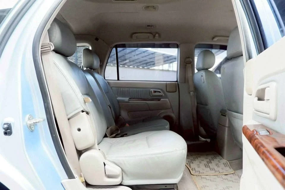 2006 Isuzu MU-7 3
