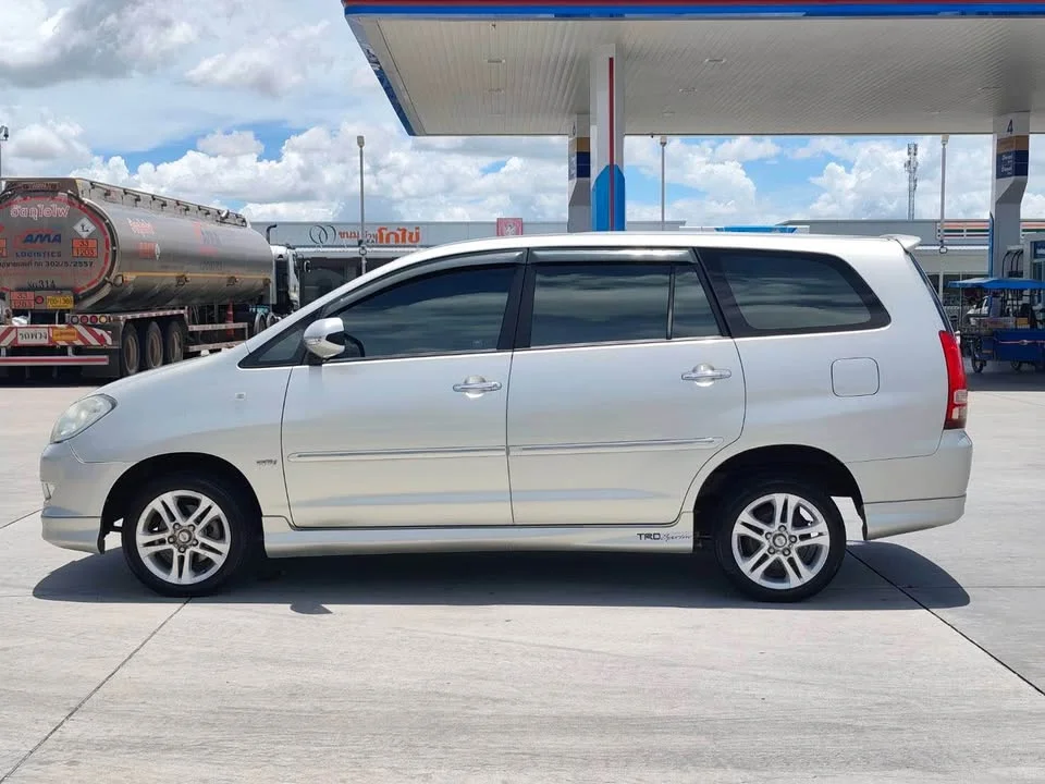 2008 Toyota Innova I 2