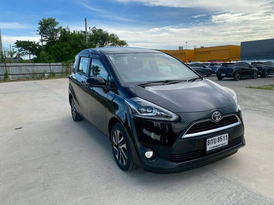 2018 Toyota Sienta II 3