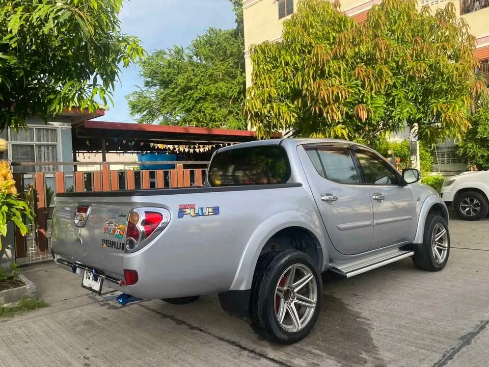 2011 Mitsubishi Triton IV 3