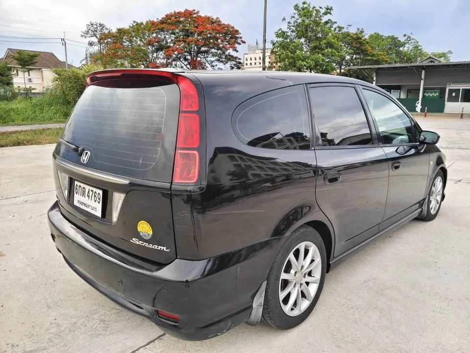 2005 Honda Stream I 3