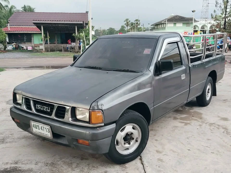 1996 Isuzu TFR III 3