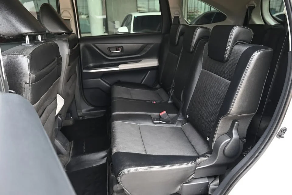 2023 Toyota Veloz III 2