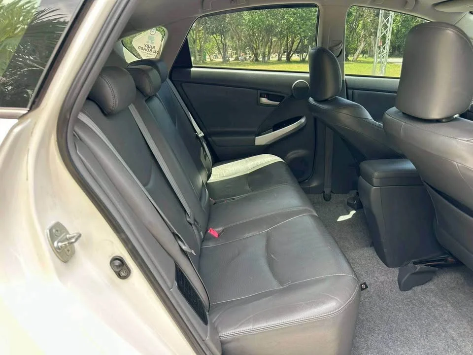 2012 Toyota Prius III 2