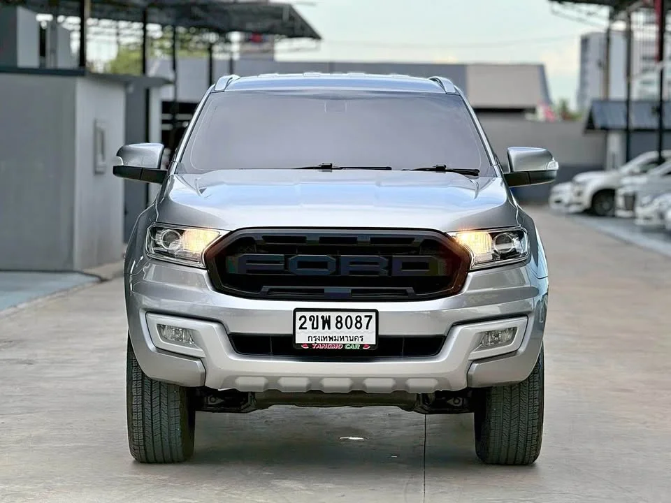 2017 Ford Everest II 2