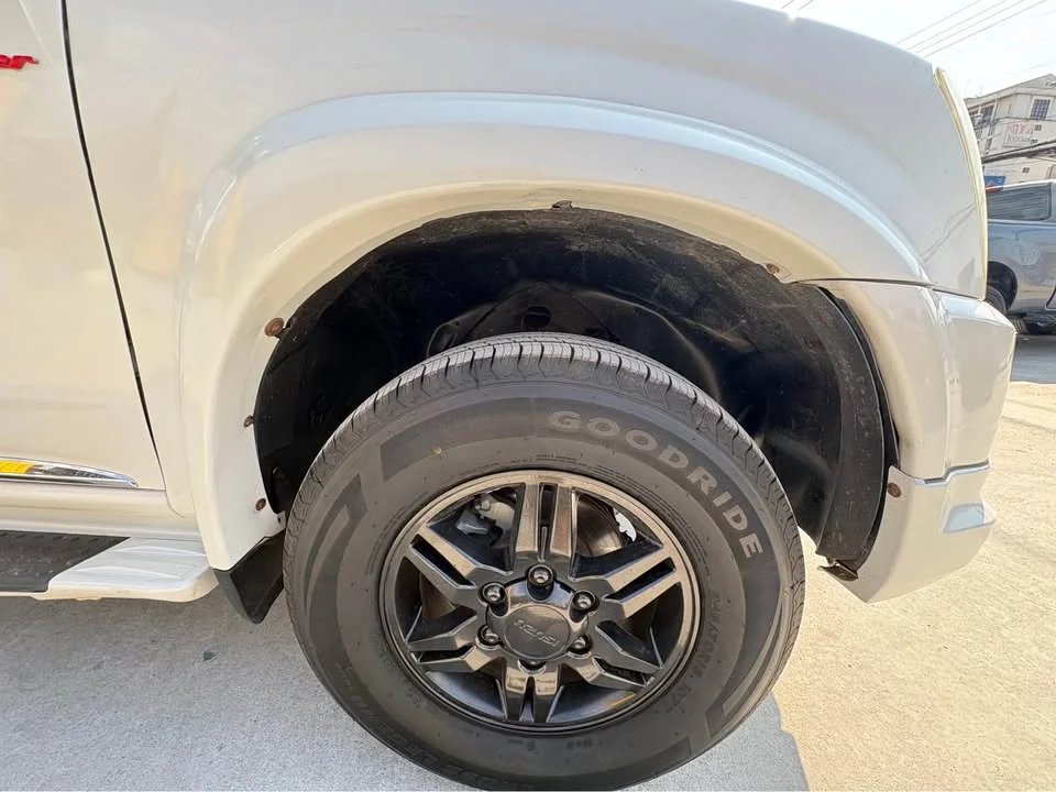 2010 Isuzu D-Max I 3