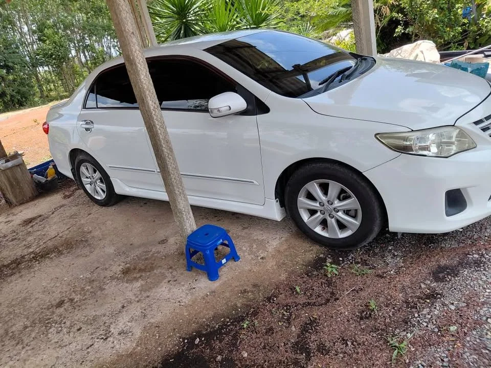 2011 Toyota Corolla Altis X (E140) 2