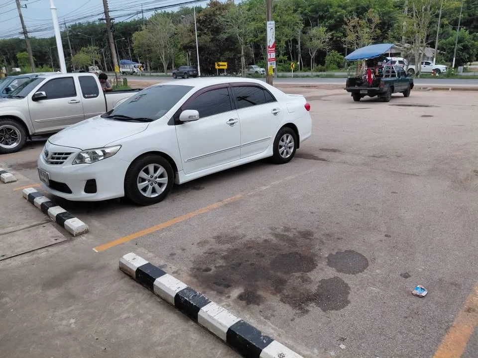 2011 Toyota Corolla Altis X (E140) 3
