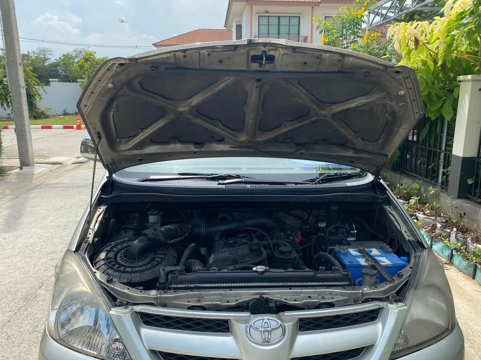 2009 Toyota Innova I 2