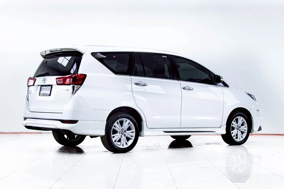 2017 Toyota Innova II 2