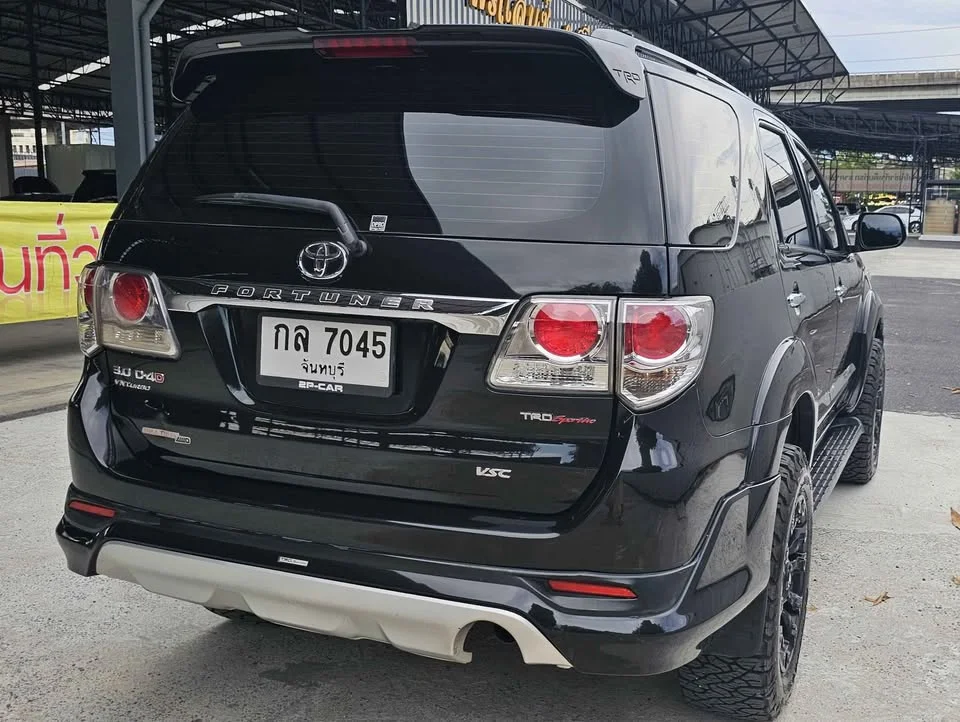 2013 Toyota Fortuner I 3
