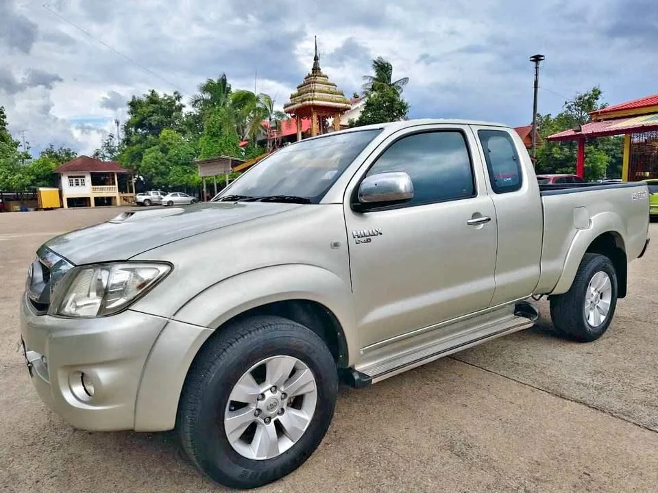 2011 Toyota Hilux VII 2
