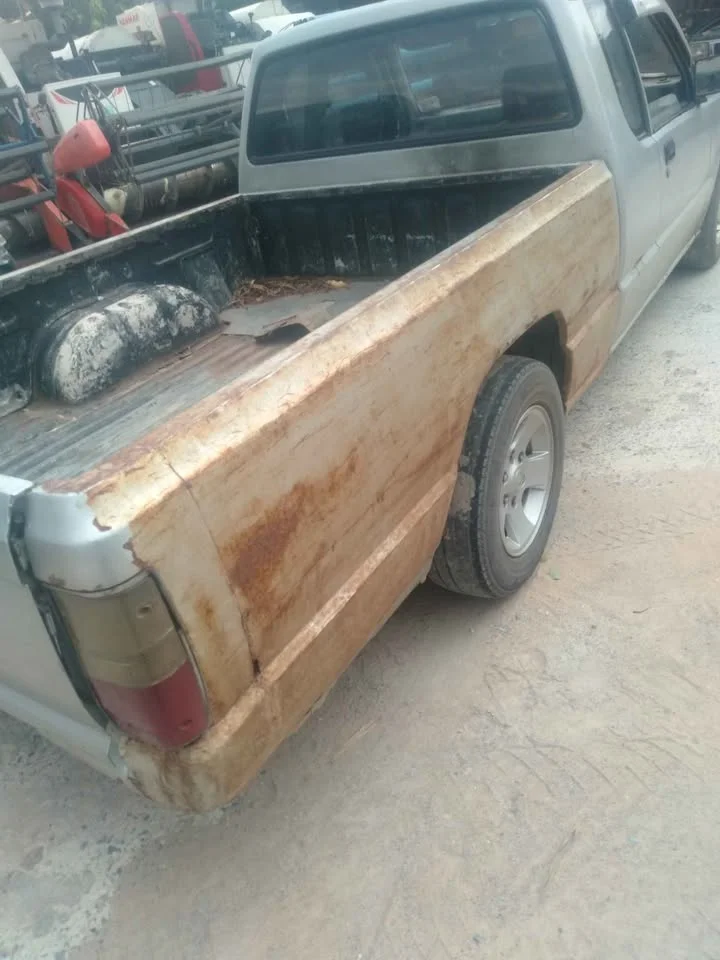 2003 Mitsubishi Triton II 3