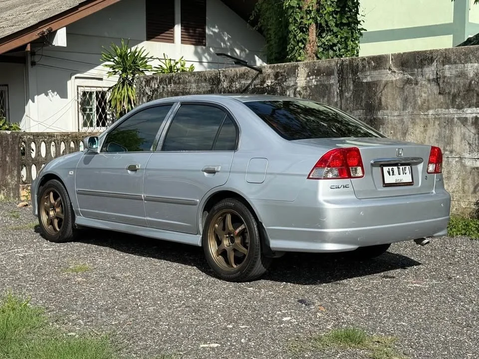 2004 Honda Civic VII 3