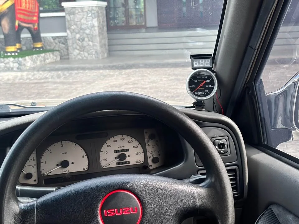 2001 Isuzu Faster Dragon Eyes III 2