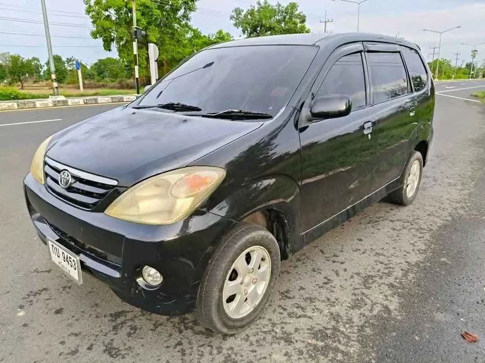 2004 Toyota Avanza I 3