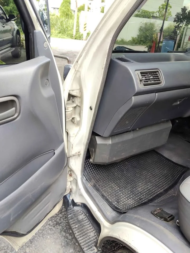 1999 Toyota Commuter IV (H100) 3