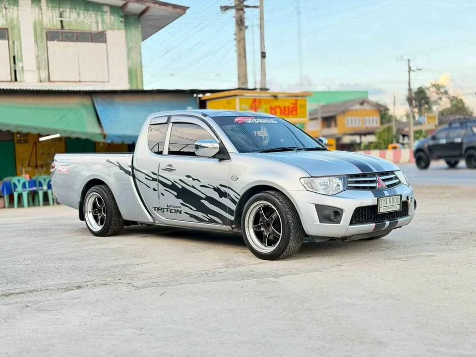 2010 Mitsubishi Triton IV 2