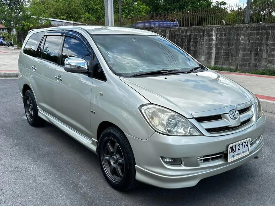 2008 Toyota Innova I 2