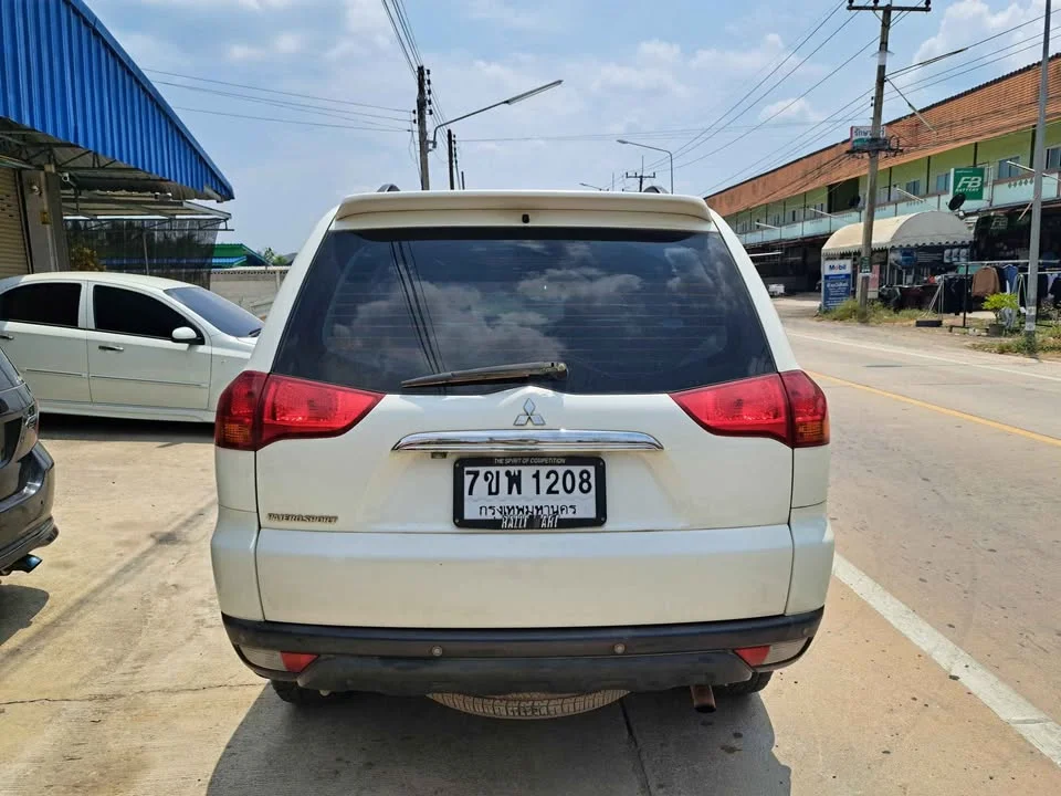 2010 Mitsubishi Pajero Sport II 2