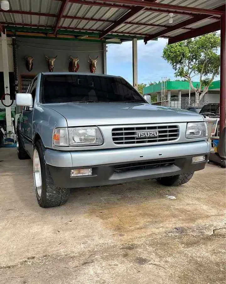 1997 Isuzu TFR III 3