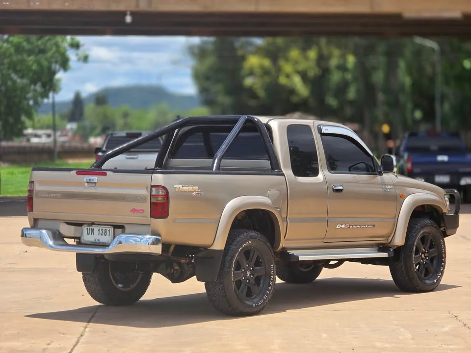 2003 Toyota Hilux Tiger VI 2