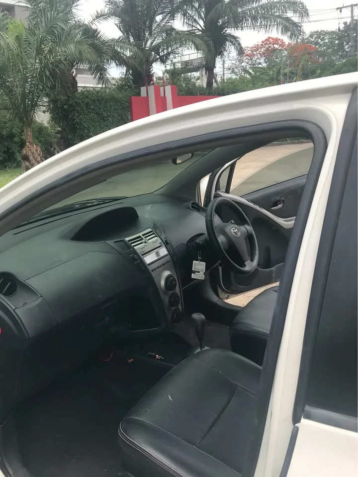 2010 Toyota Yaris II 3