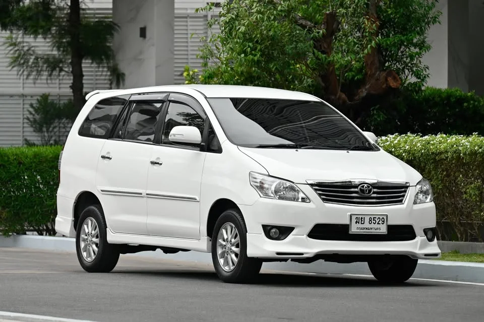 2012 Toyota Innova I 2