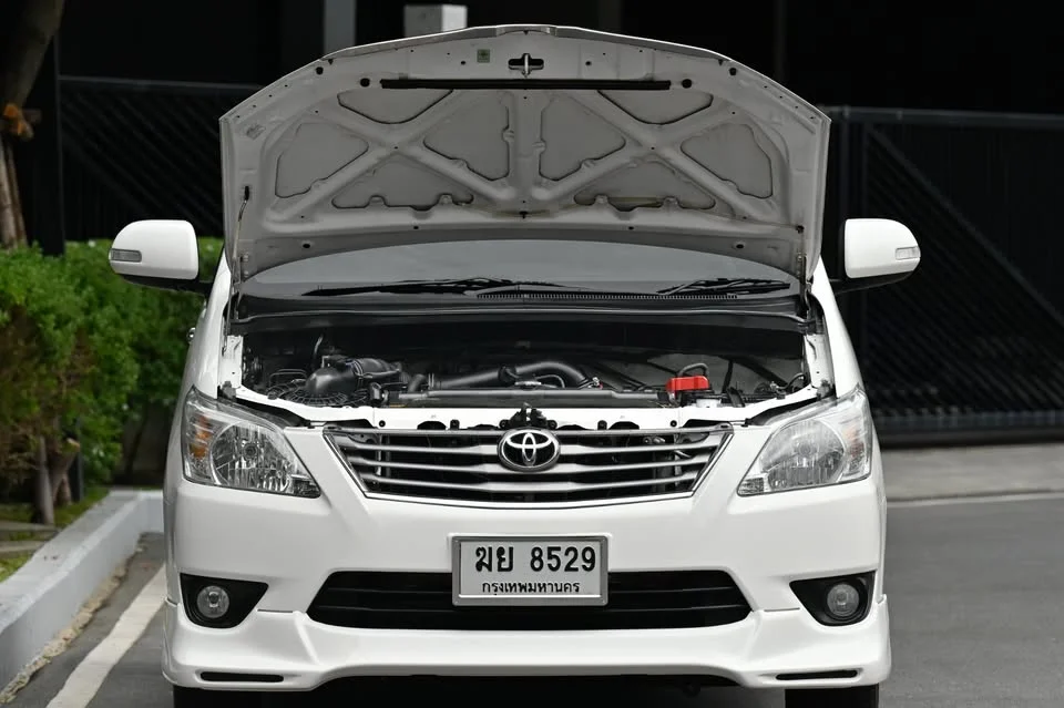 2012 Toyota Innova I 3
