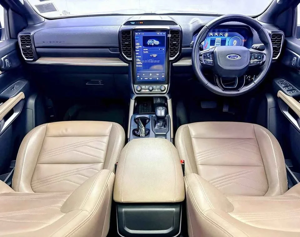 2023 Ford Everest III 2