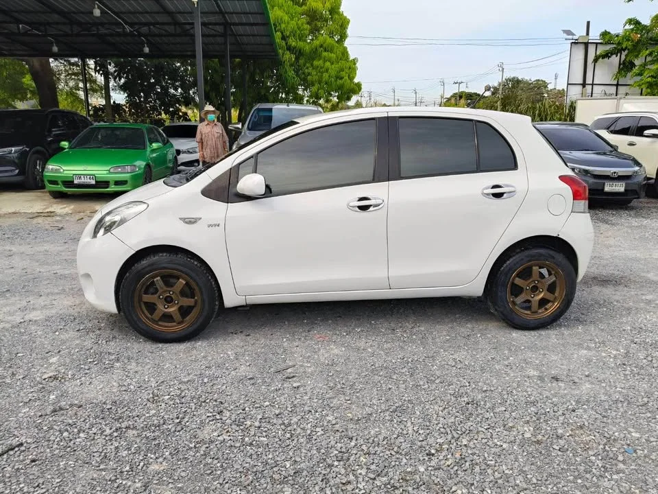 2012 Toyota Yaris II 3