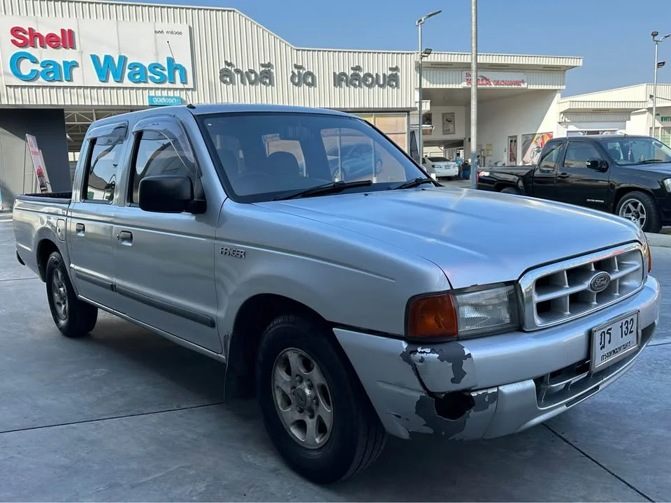 2000 Mazda 2500 Fighter V 2