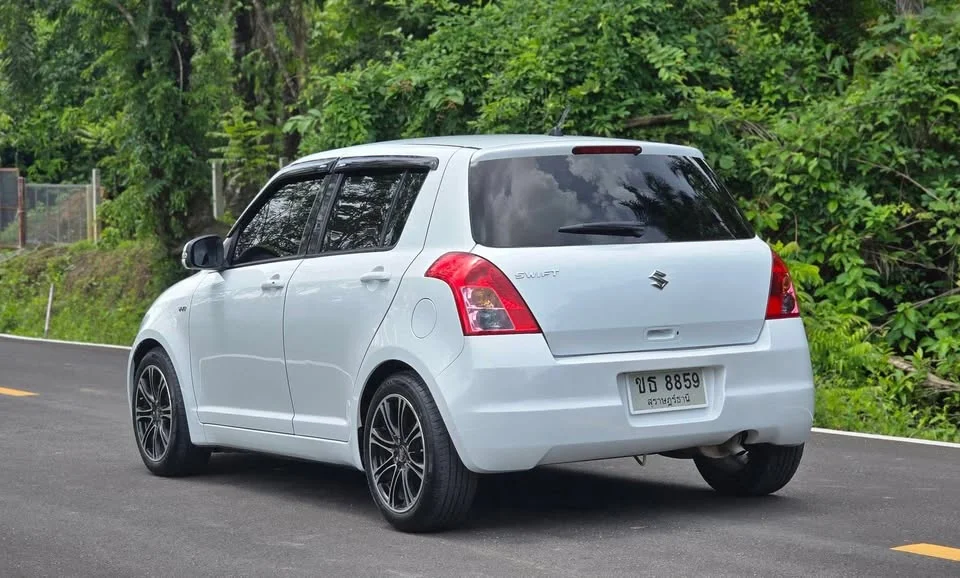 2011 Suzuki Swift I 2