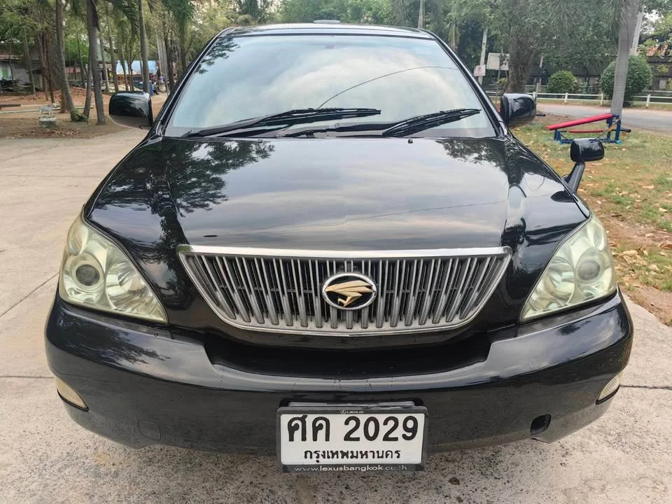 2005 Toyota Harrier II 2
