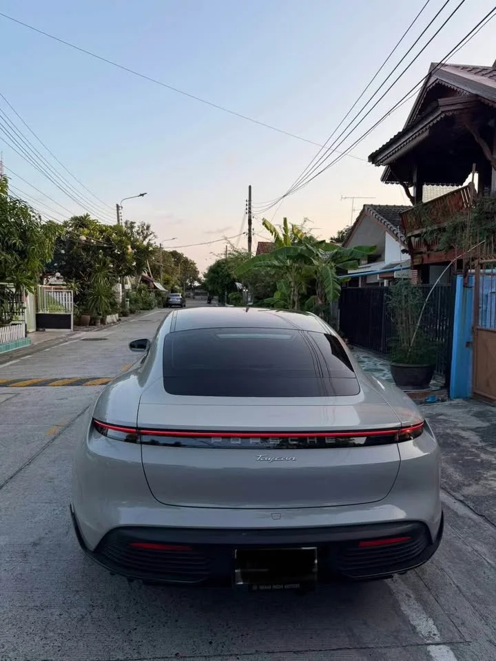 2023 Porsche Taycan 9J1 2