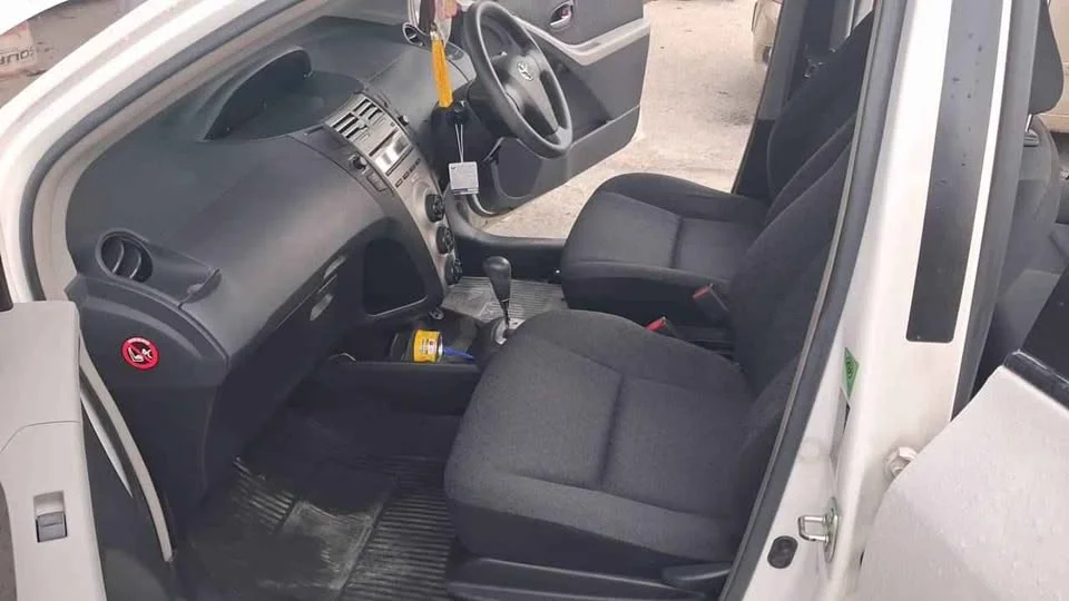 2010 Toyota Yaris II 3