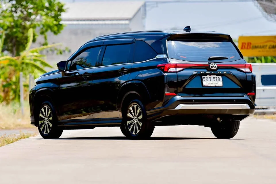 2023 Toyota Veloz III 2